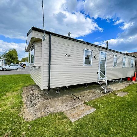Great 6 Berth Caravan Nearby The Beach In Walton-On-The-Naze Ref 17181X Buitenkant foto