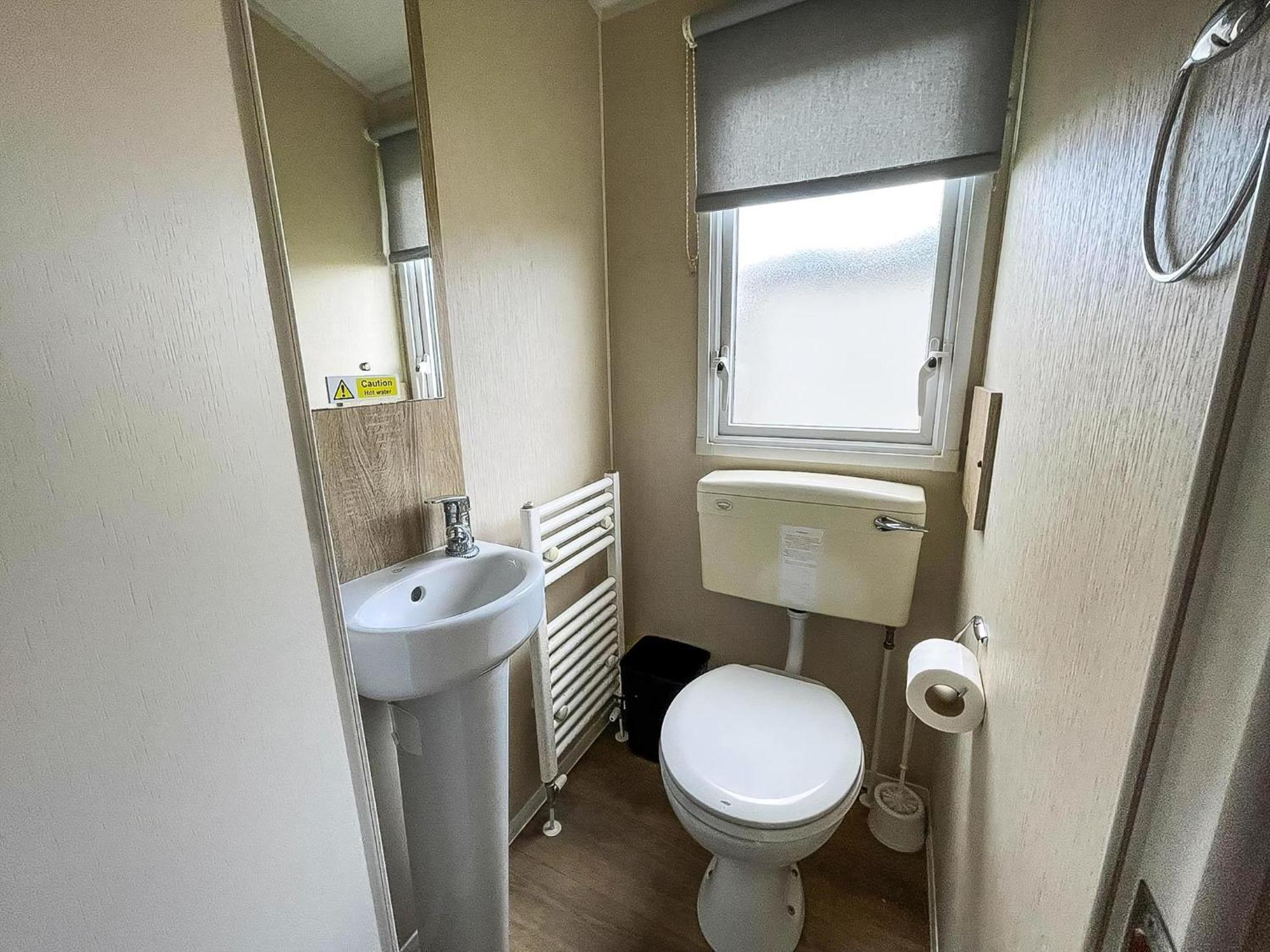 Great 6 Berth Caravan Nearby The Beach In Walton-On-The-Naze Ref 17181X Buitenkant foto